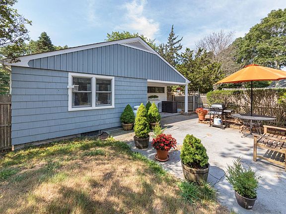 3rd image of 80 Oakview Hwy