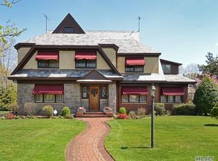 163 Oxford Blvd, Garden City, NY 11530