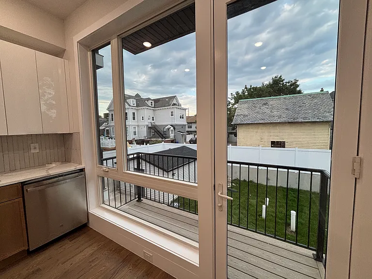 40 Lembeck Ave #208 — Photo 8
