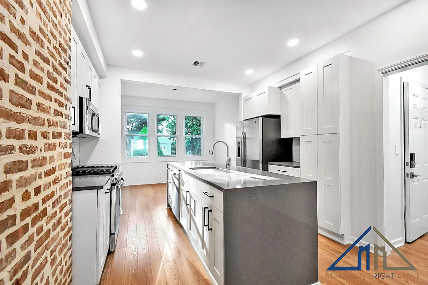 3 bed, 1200 sqft, $4,200 — Photo 2