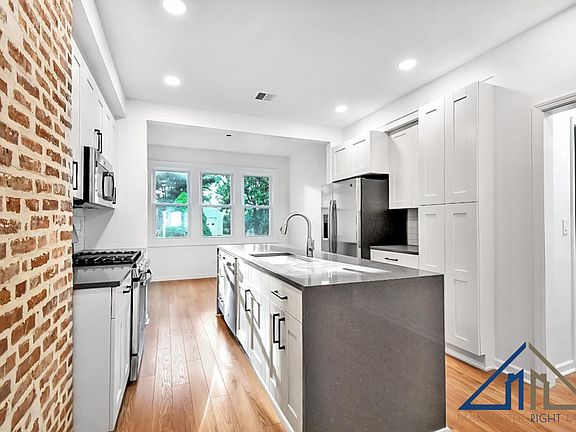 3rd image of 695 Palisade Ave