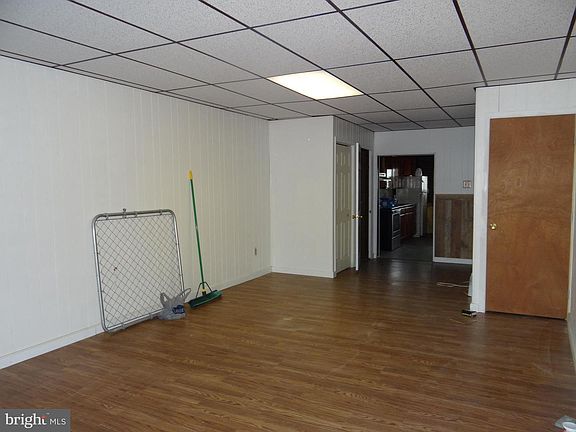 5th image of 722 W Race St