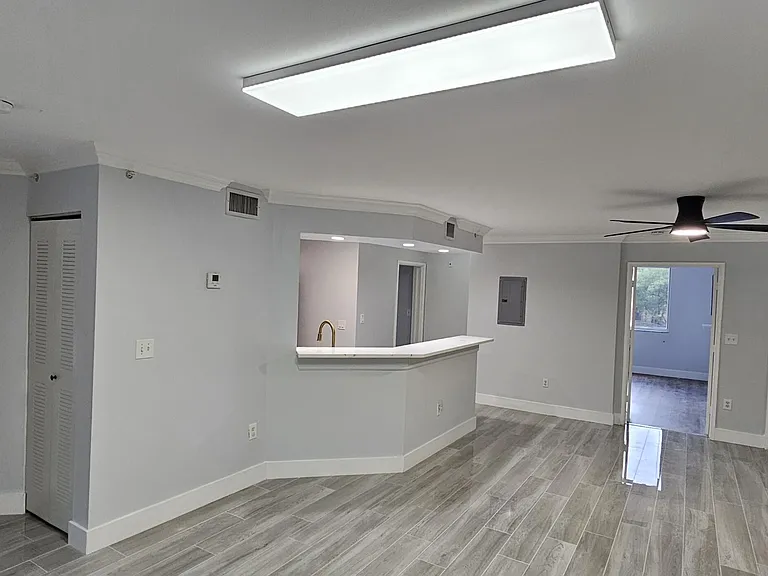 400 Scotia Dr #203 — Photo 43