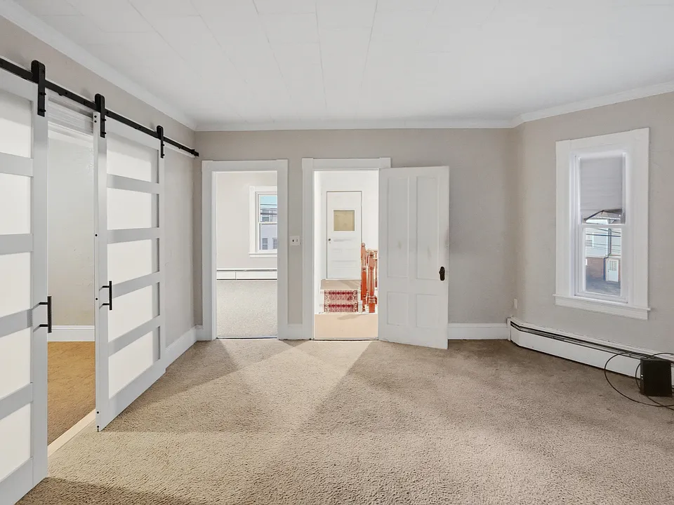 92-94 Woodstock Ave #2