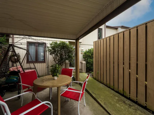 1186 Pebble Dr, Bristol, VA 24201