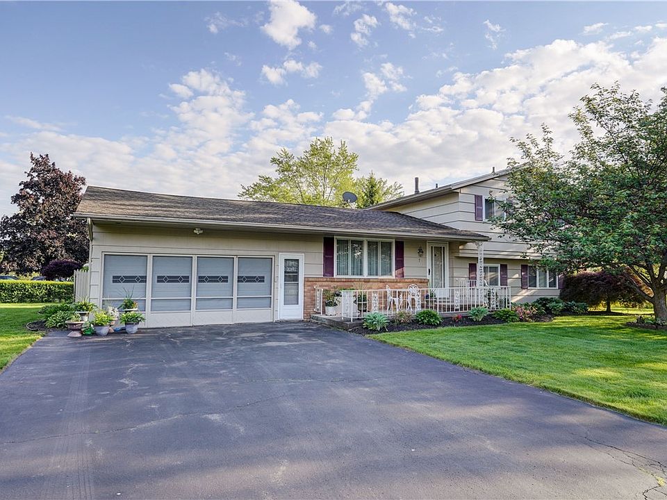 1st image of 7 Flamingo Dr
