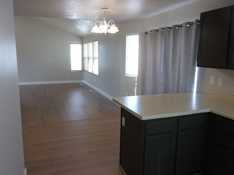 1863 Twilight Ln — Photo 8