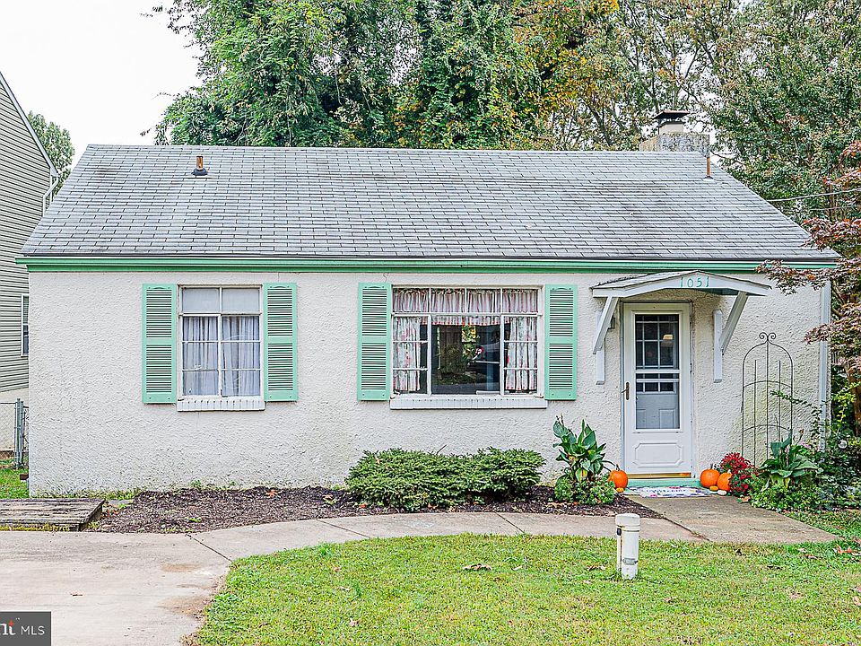 1st image of 1051 Saint Margarets Dr
