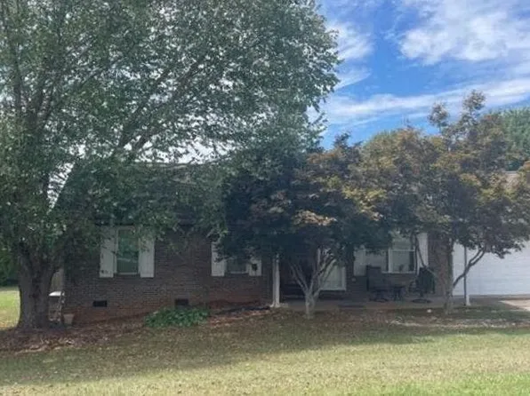 343 Headrick View Dr, Maryville, TN 37804