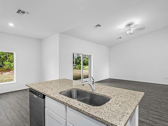 4th image of 1261 SW Kapok Avenue