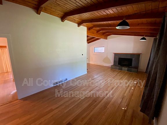 3rd image of 2035 Spring Creek Dr