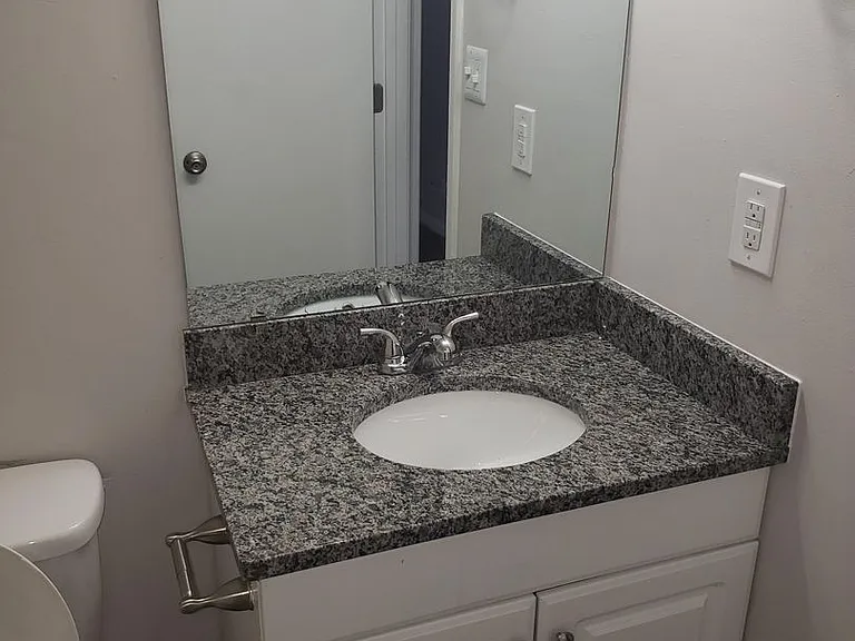 Waterway Crossing Apartments — Photo 23