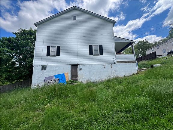 3rd image of 703 Wildwood Dr