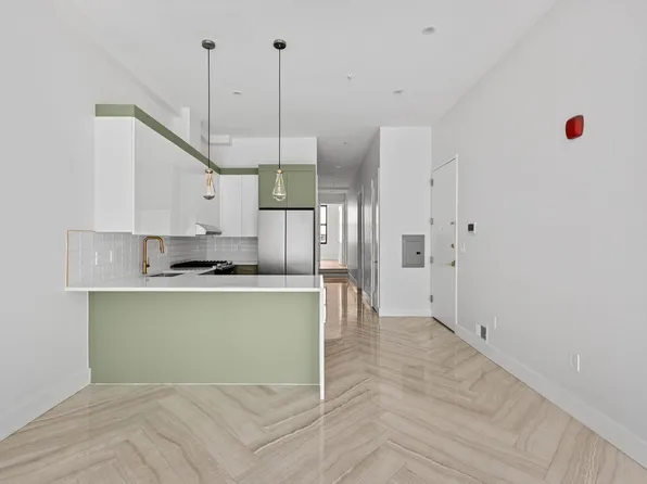 322 3rd Street image 8 of 20