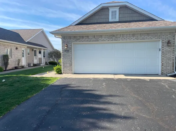 1712 Lisa Dr SW, Byron Center, MI 49315
