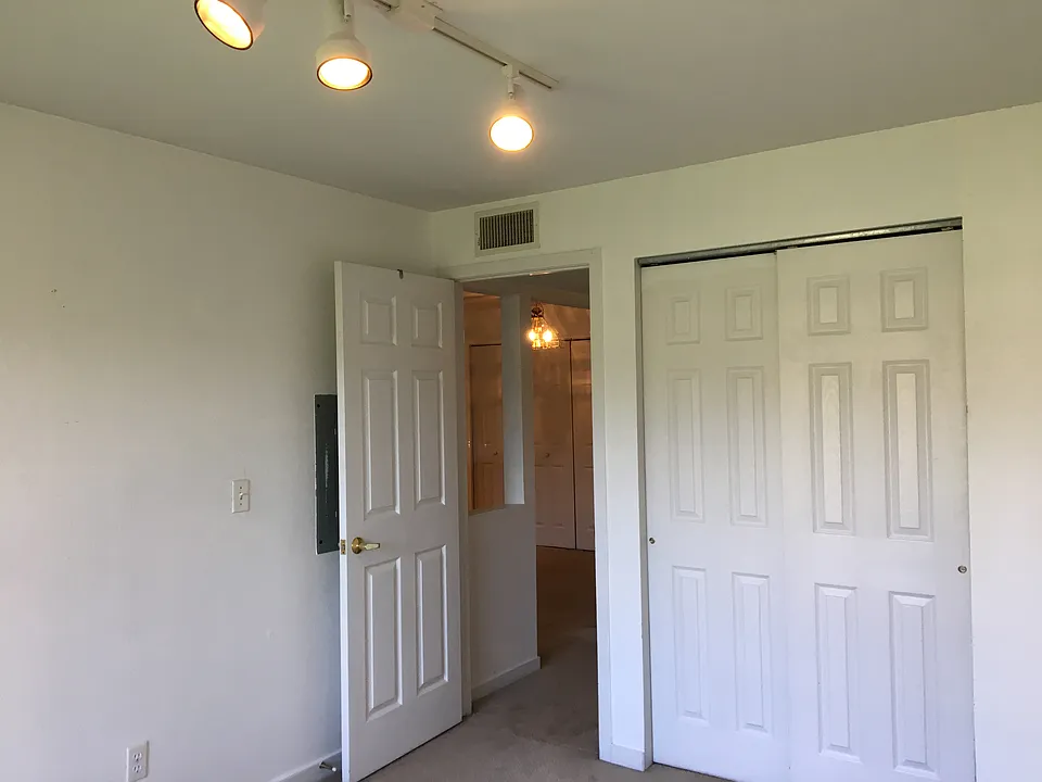 33 S Boulder Cir #218
