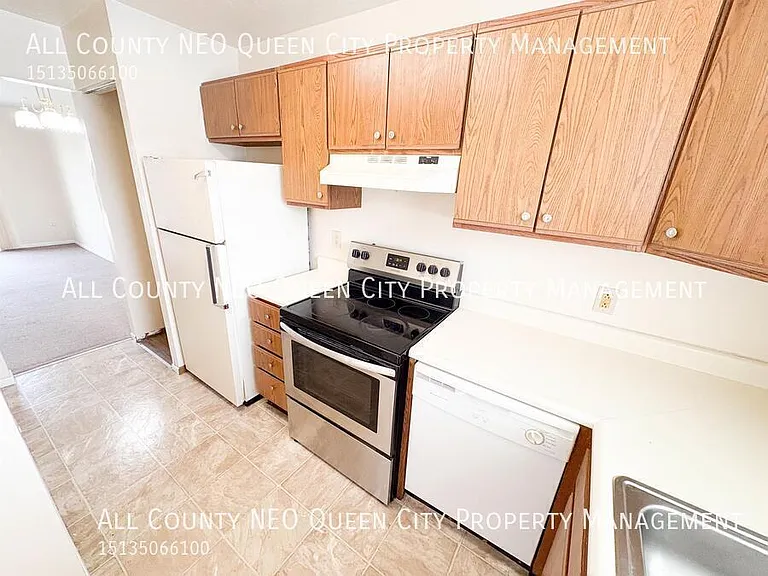 2745 Brookshire Ln — Photo 5