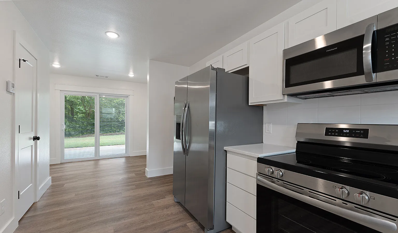 2 bed, 1.5 bath, 772 sqft, $1,395 — Photo 1