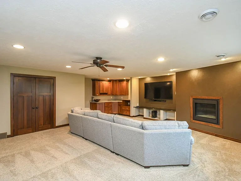 3436 W 84th Pl — Photo 33
