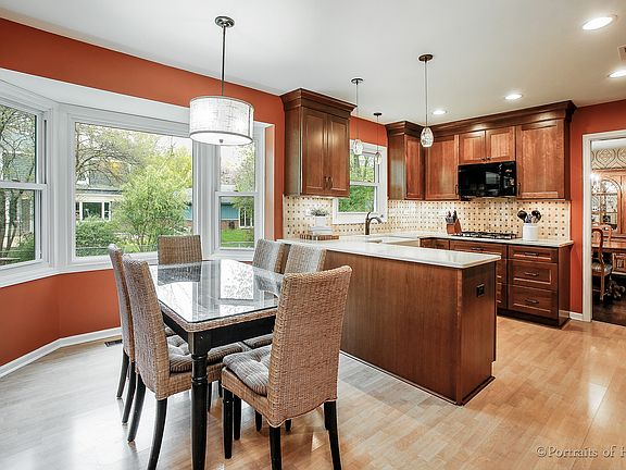 5th image of 532 Carlisle Ct