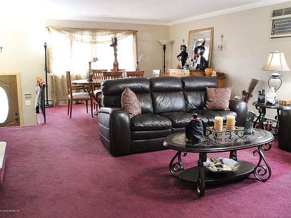 3rd image of 294 Dongan Hills Ave