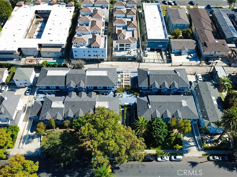 2726 S Menlo Ave — Photo 22