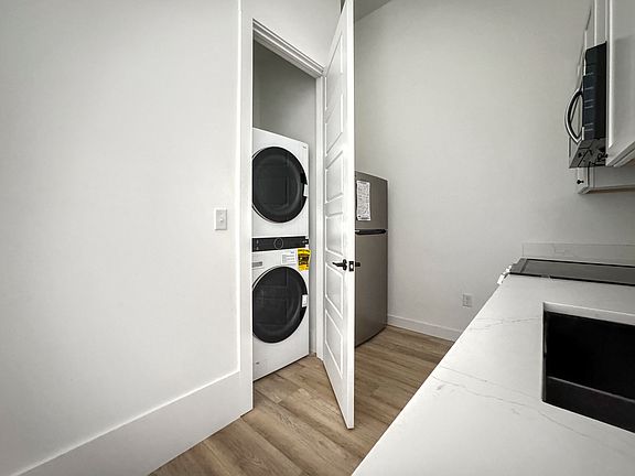 4th image of 501 Deslonde St