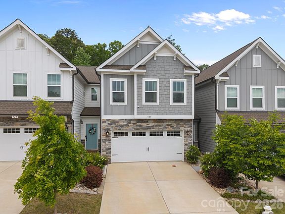 2nd image of 927 Canopy Falls Ln