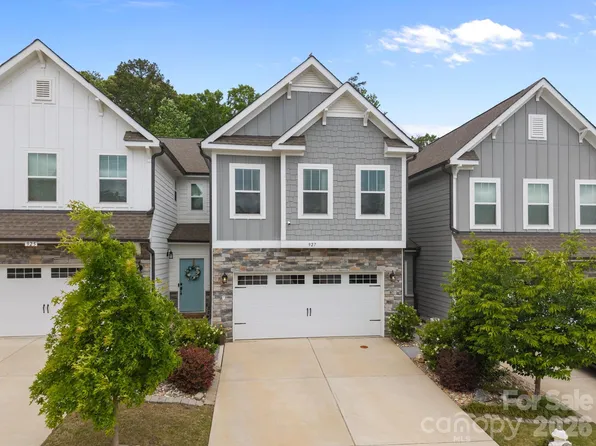 927 Canopy Falls Ln, York, SC 29745