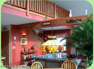 32 Lakeland Dr, Lake Ariel, PA