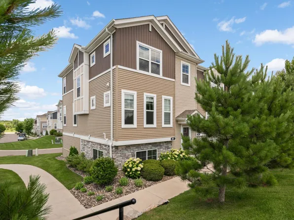 887 Roselyn Dr, Victoria, MN 55386