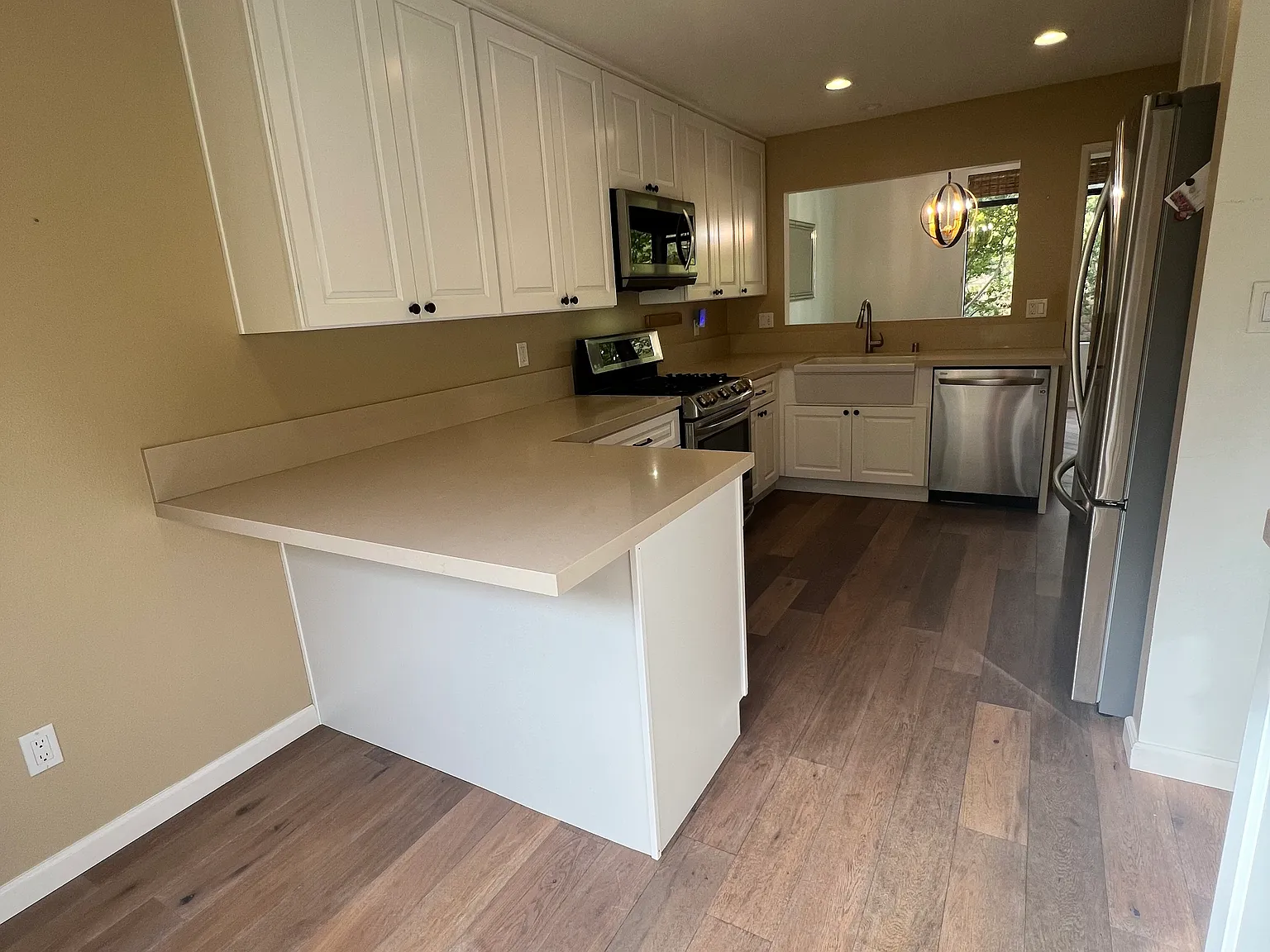2 bed, 1401 sqft, $4,200 — Photo 1