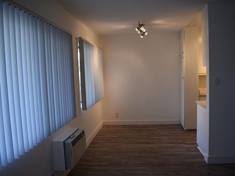 1st image of 1550 N Hobart Blvd #11