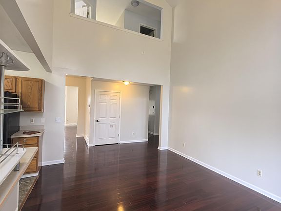 4th image of 852 Cedar Way