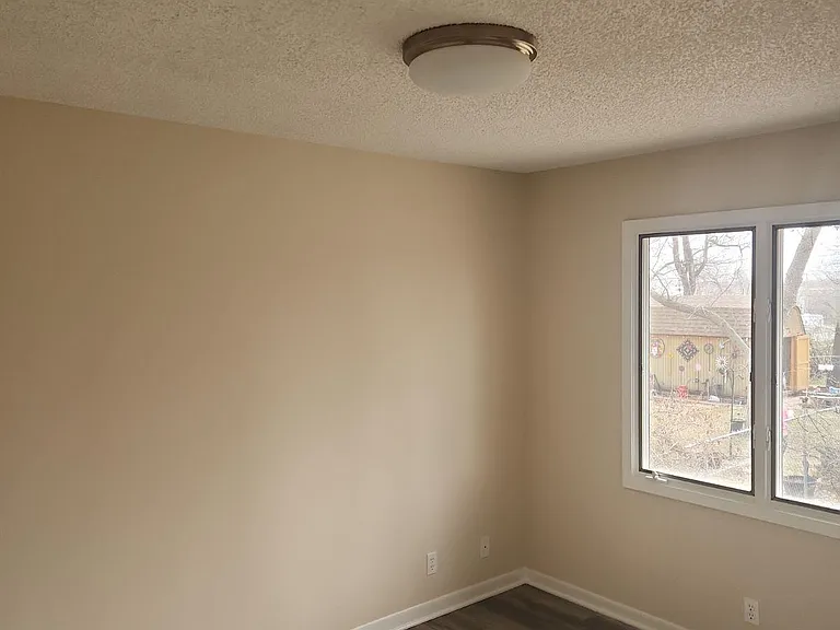715 W Sumner Cir — Photo 8
