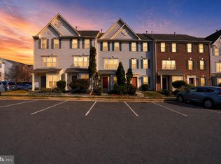 43030 Demerrit St, Chantilly, VA 20152
