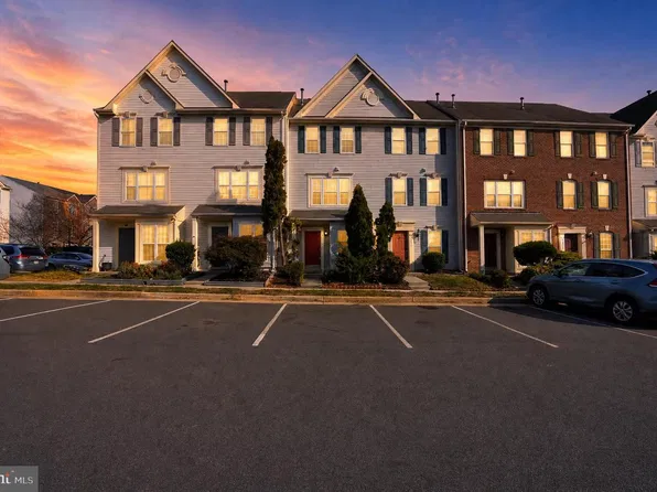 43030 Demerrit St, Chantilly, VA 20152