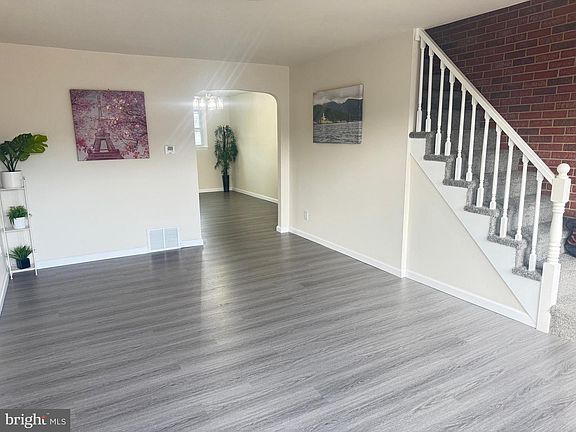 5th image of 2098 Kent Rd