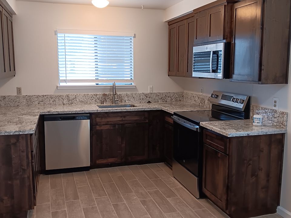 2nd image of 4914 Yucca Way