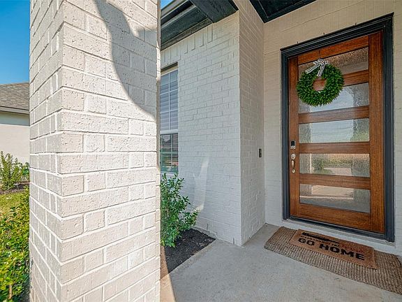 3rd image of 1814 Regent Mill Drive
