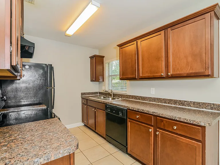 132 Alder Ave — Photo 7
