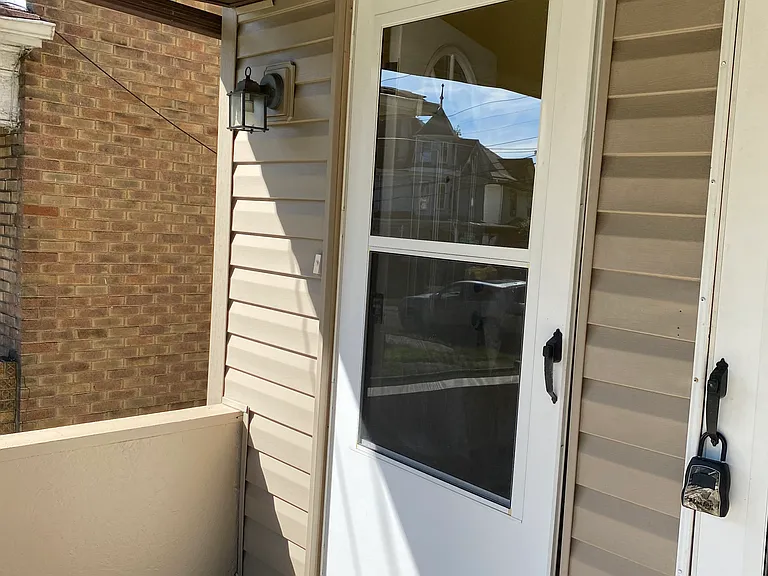 1623 Ridge Ave #B — Photo 1