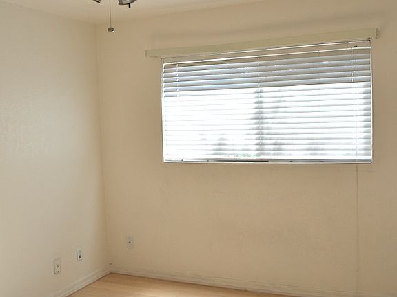 4th image of 8432 E Edgemont Ave