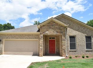 2092 Treehaven Ct, Decatur, GA 30035