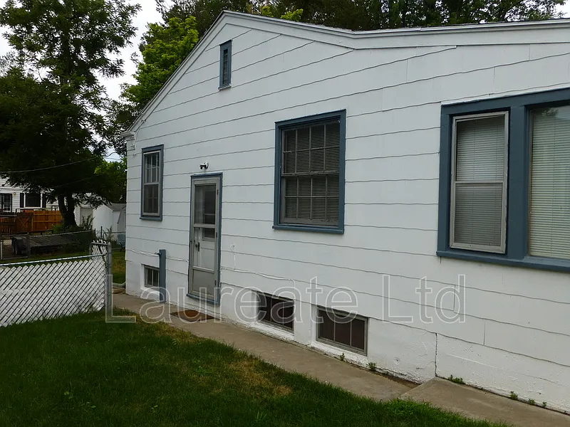 1 bed, 1.0 bath, 750 sqft, $995 — Photo 2