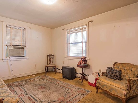 3rd image of 1303 Goddin St