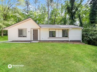 9006 Homewood Dr, Riverdale, GA 30274