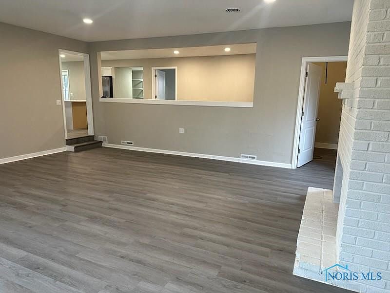 2nd image of 852 Independence Rd