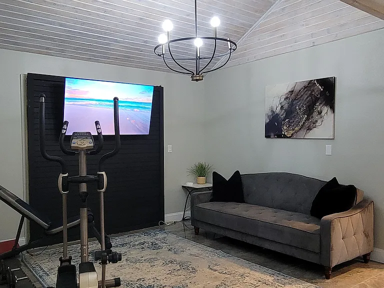 654 Madrid Dr — Photo 32