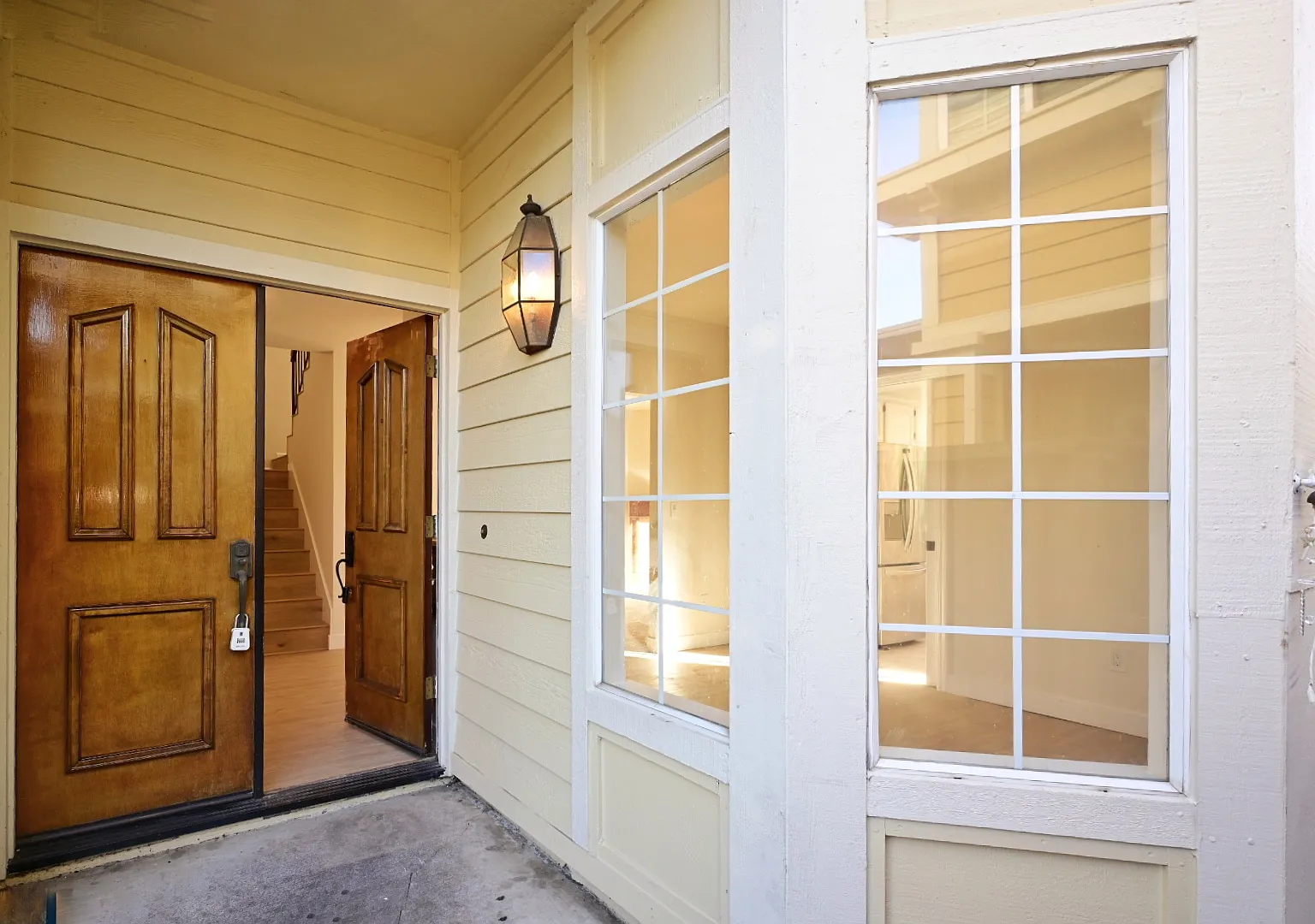 4 bed, 2.5 bath, 1860 sqft, $4,600 — Photo 3